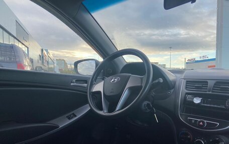 Hyundai Solaris II рестайлинг, 2014 год, 850 000 рублей, 24 фотография