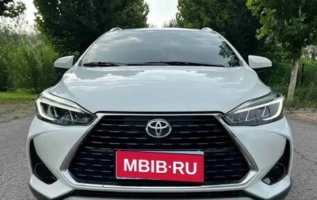 Toyota Yaris XP150 рестайлинг, 2022 год, 1 330 000 рублей, 2 фотография
