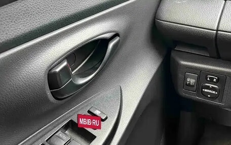 Toyota Yaris XP150 рестайлинг, 2022 год, 1 330 000 рублей, 12 фотография