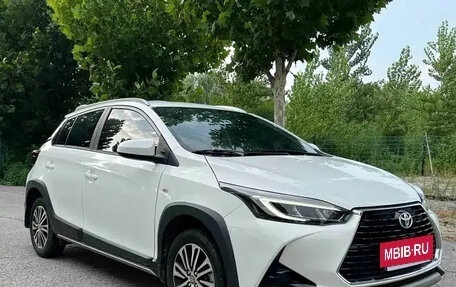 Toyota Yaris XP150 рестайлинг, 2022 год, 1 330 000 рублей, 3 фотография