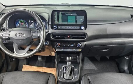 Hyundai Kona I, 2022 год, 1 896 300 рублей, 8 фотография