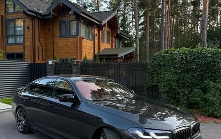 BMW 5 серия, 2018 год, 4 300 000 рублей, 3 фотография