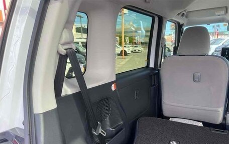 Daihatsu Move Canbus, 2023 год, 892 000 рублей, 31 фотография