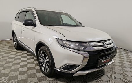 Mitsubishi Outlander III рестайлинг 3, 2016 год, 1 649 000 рублей, 3 фотография