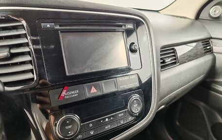 Mitsubishi Outlander III рестайлинг 3, 2016 год, 1 649 000 рублей, 14 фотография