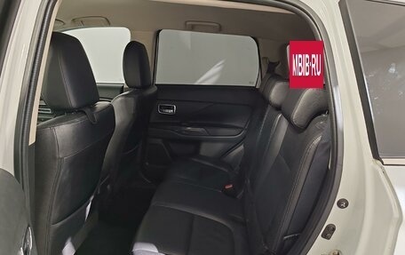 Mitsubishi Outlander III рестайлинг 3, 2016 год, 1 649 000 рублей, 11 фотография