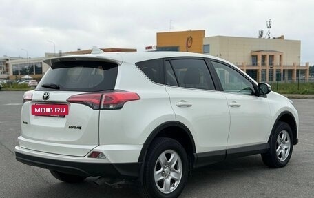 Toyota RAV4, 2018 год, 2 200 000 рублей, 6 фотография
