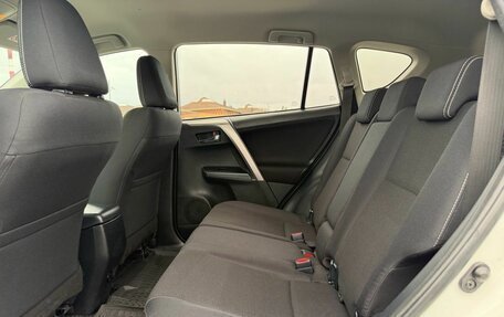 Toyota RAV4, 2018 год, 2 200 000 рублей, 22 фотография
