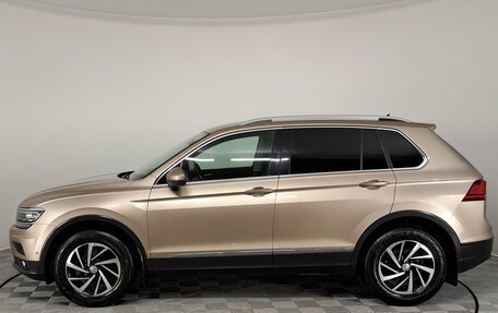 Volkswagen Tiguan II, 2018 год, 2 190 000 рублей, 10 фотография