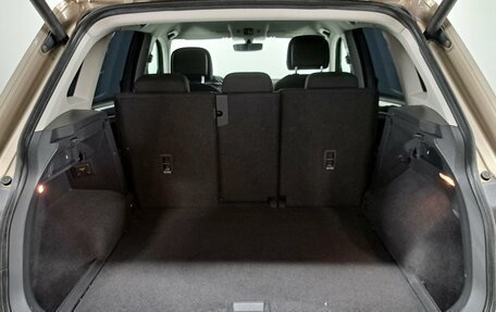 Volkswagen Tiguan II, 2018 год, 2 190 000 рублей, 11 фотография