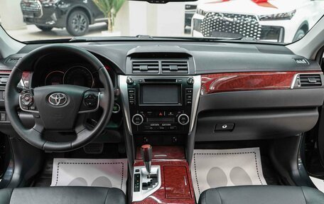 Toyota Camry, 2013 год, 1 490 000 рублей, 10 фотография