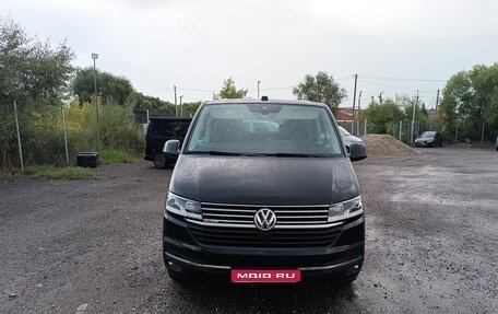 Volkswagen Multivan T6 рестайлинг, 2023 год, 9 400 000 рублей, 1 фотография