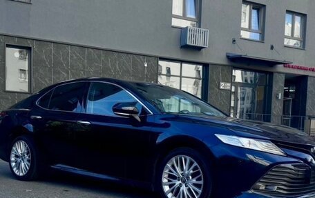 Toyota Camry, 2019 год, 3 070 000 рублей, 2 фотография