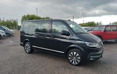 Volkswagen Multivan T6 рестайлинг, 2023 год, 9 400 000 рублей, 2 фотография