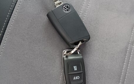 Volkswagen Multivan T6 рестайлинг, 2023 год, 9 400 000 рублей, 13 фотография
