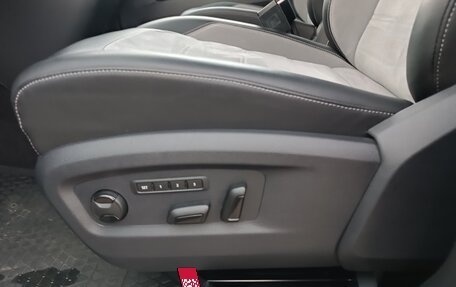 Volkswagen Multivan T6 рестайлинг, 2023 год, 9 400 000 рублей, 10 фотография