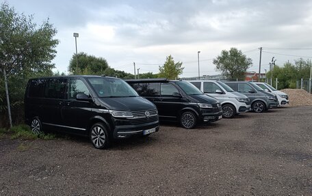 Volkswagen Multivan T6 рестайлинг, 2023 год, 9 400 000 рублей, 18 фотография