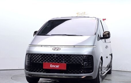 Hyundai Staria, 2023 год, 7 077 700 рублей, 3 фотография