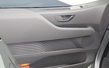 Hyundai Staria, 2023 год, 7 077 700 рублей, 14 фотография