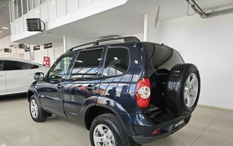 Chevrolet Niva I рестайлинг, 2016 год, 899 000 рублей, 6 фотография