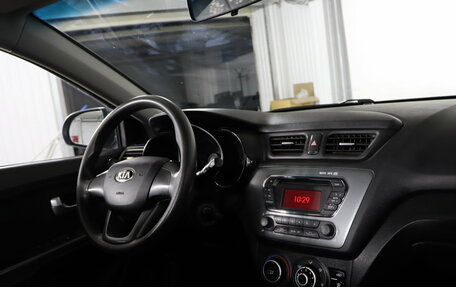 KIA Rio III рестайлинг, 2013 год, 899 990 рублей, 13 фотография
