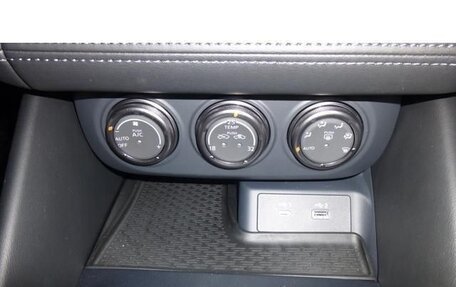 Nissan Fairlady Z, 2023 год, 7 000 000 рублей, 28 фотография