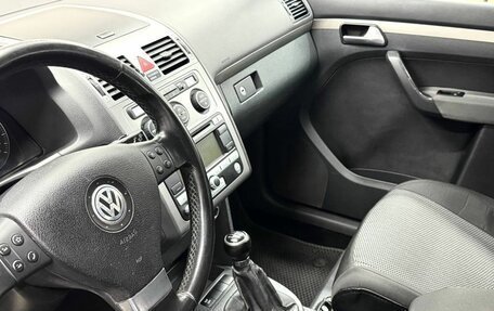 Volkswagen Touran III, 2009 год, 749 900 рублей, 14 фотография