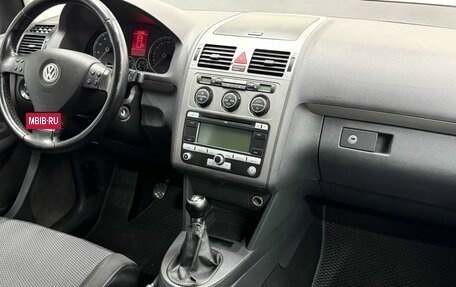 Volkswagen Touran III, 2009 год, 749 900 рублей, 10 фотография