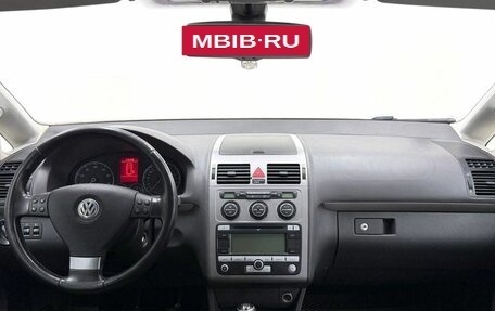 Volkswagen Touran III, 2009 год, 749 900 рублей, 7 фотография