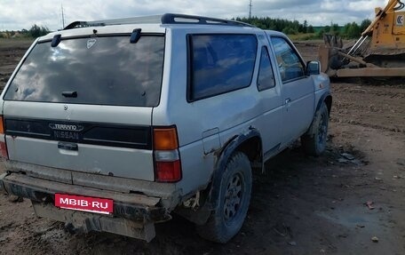Nissan Terrano II рестайлинг, 1988 год, 145 000 рублей, 3 фотография