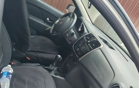 Renault Sandero II рестайлинг, 2017 год, 130 000 рублей, 6 фотография