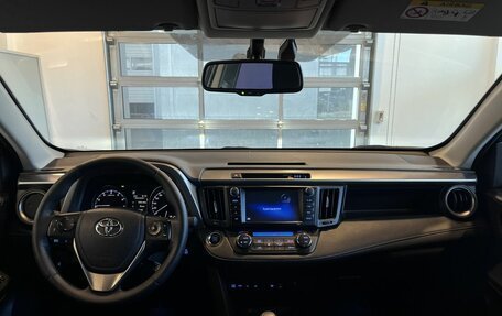 Toyota RAV4, 2019 год, 2 370 000 рублей, 9 фотография