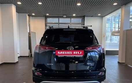 Toyota RAV4, 2019 год, 2 370 000 рублей, 4 фотография