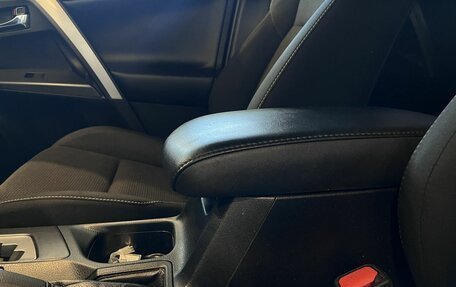 Toyota RAV4, 2019 год, 2 370 000 рублей, 30 фотография