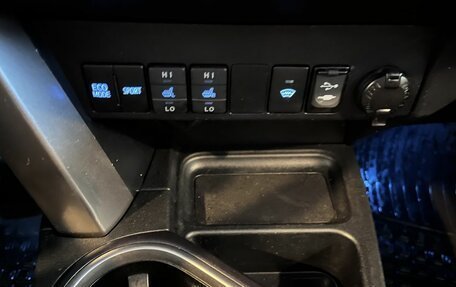 Toyota RAV4, 2019 год, 2 370 000 рублей, 31 фотография