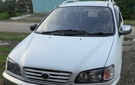 Toyota Ipsum II, 1998 год, 400 000 рублей, 2 фотография