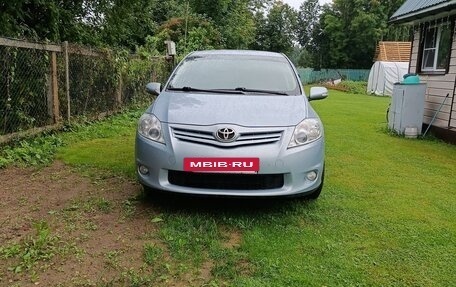 Toyota Auris II, 2011 год, 1 130 000 рублей, 2 фотография
