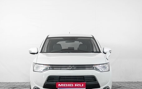 Mitsubishi Outlander III рестайлинг 3, 2014 год, 1 689 000 рублей, 3 фотография
