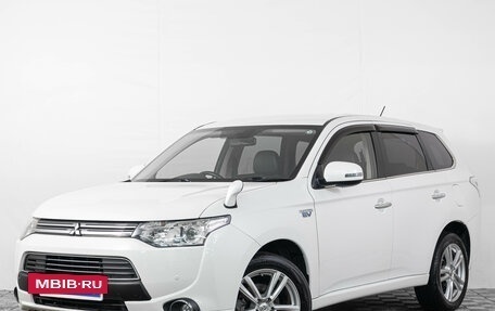Mitsubishi Outlander III рестайлинг 3, 2014 год, 1 689 000 рублей, 4 фотография