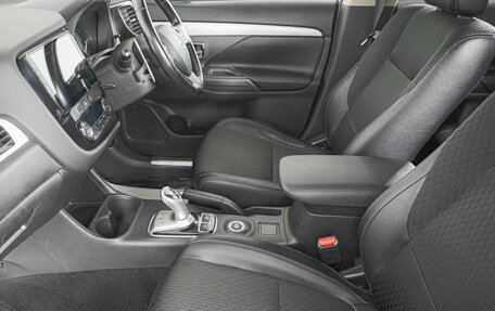 Mitsubishi Outlander III рестайлинг 3, 2014 год, 1 689 000 рублей, 9 фотография