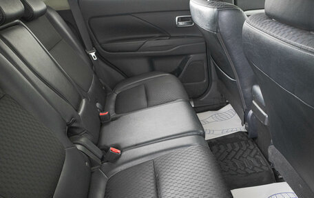Mitsubishi Outlander III рестайлинг 3, 2014 год, 1 689 000 рублей, 11 фотография