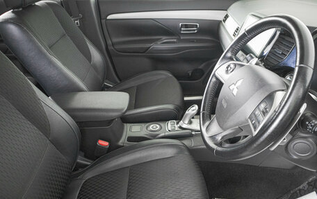 Mitsubishi Outlander III рестайлинг 3, 2014 год, 1 689 000 рублей, 12 фотография