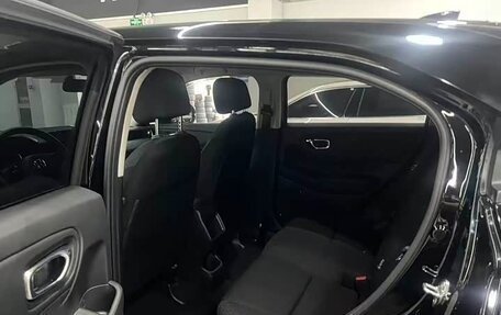 Honda Vezel, 2023 год, 1 750 000 рублей, 4 фотография