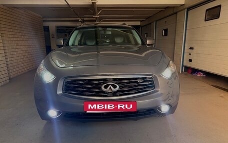 Infiniti FX II, 2010 год, 1 390 000 рублей, 4 фотография