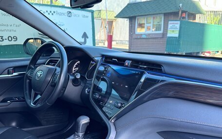 Toyota Camry, 2019 год, 2 250 000 рублей, 9 фотография