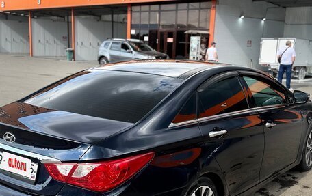 Hyundai Sonata VI, 2011 год, 930 000 рублей, 4 фотография
