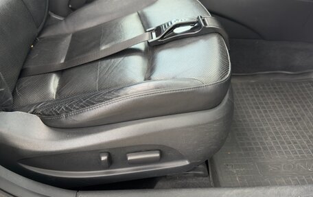 Hyundai Sonata VI, 2011 год, 930 000 рублей, 17 фотография