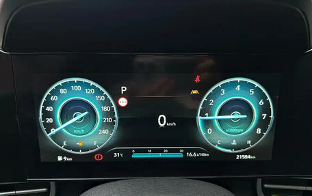 Hyundai Elantra, 2023 год, 1 780 000 рублей, 10 фотография