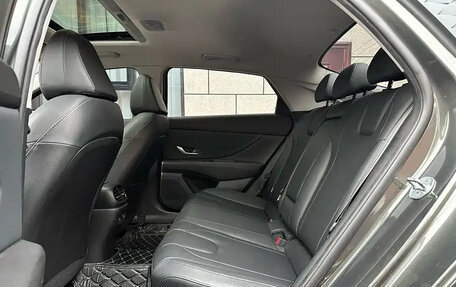 Hyundai Elantra, 2023 год, 1 780 000 рублей, 15 фотография