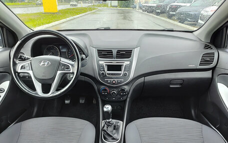 Hyundai Solaris II рестайлинг, 2016 год, 1 000 000 рублей, 17 фотография